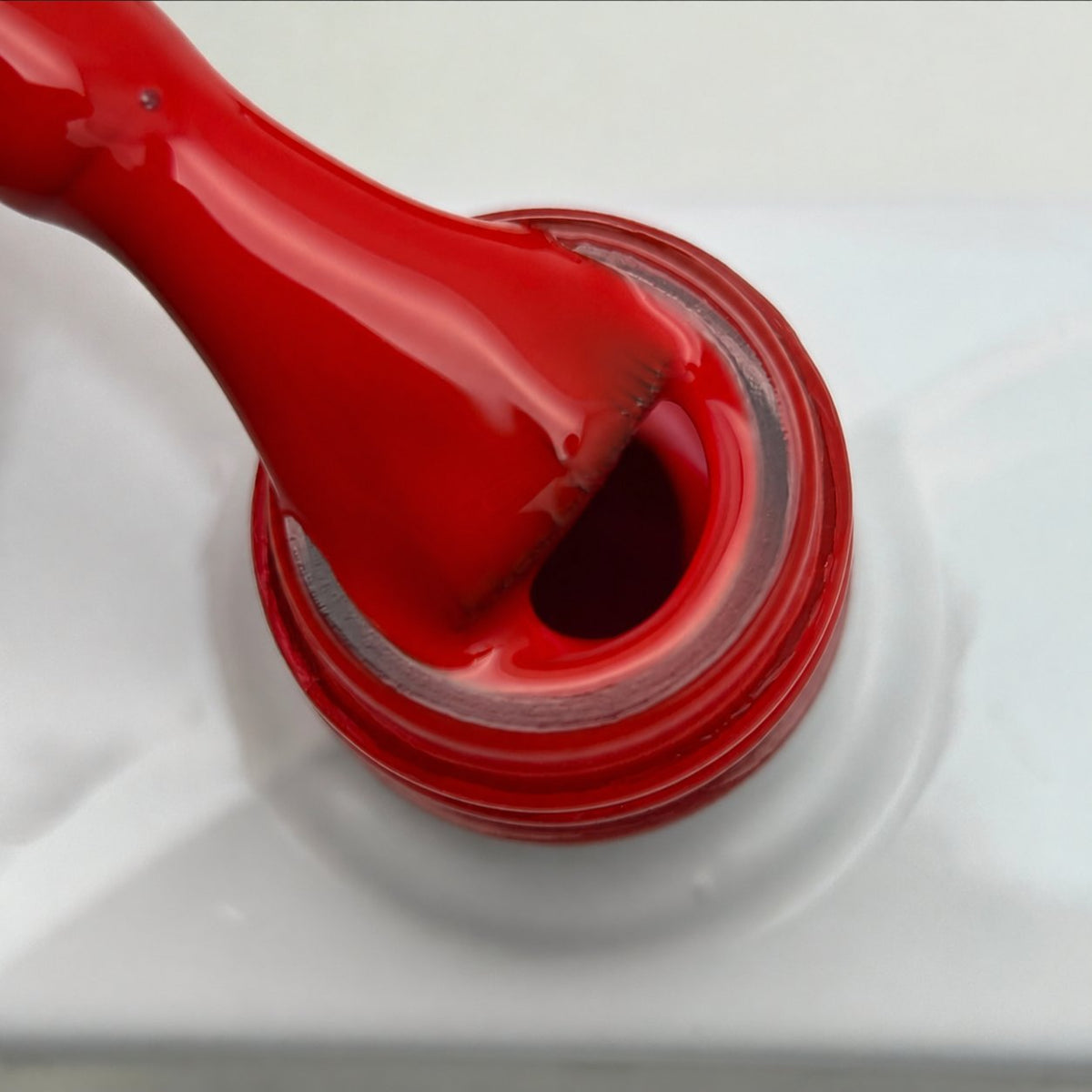 Rote Nägel mit Lady in Red Gel Lack