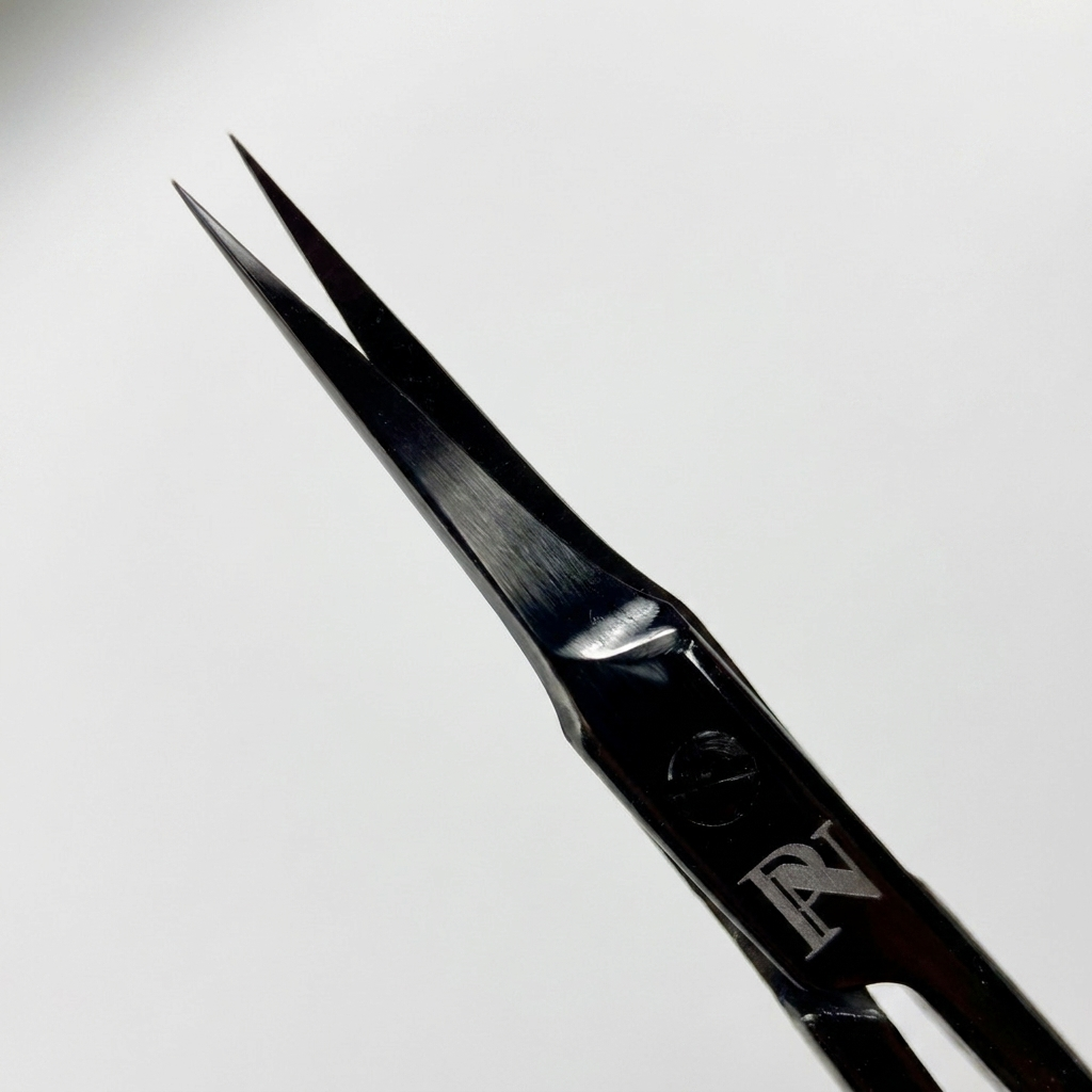 Premium Cuticle Scissors Black – Professionelle Nagelhautschere in Schwarz ProfiNails