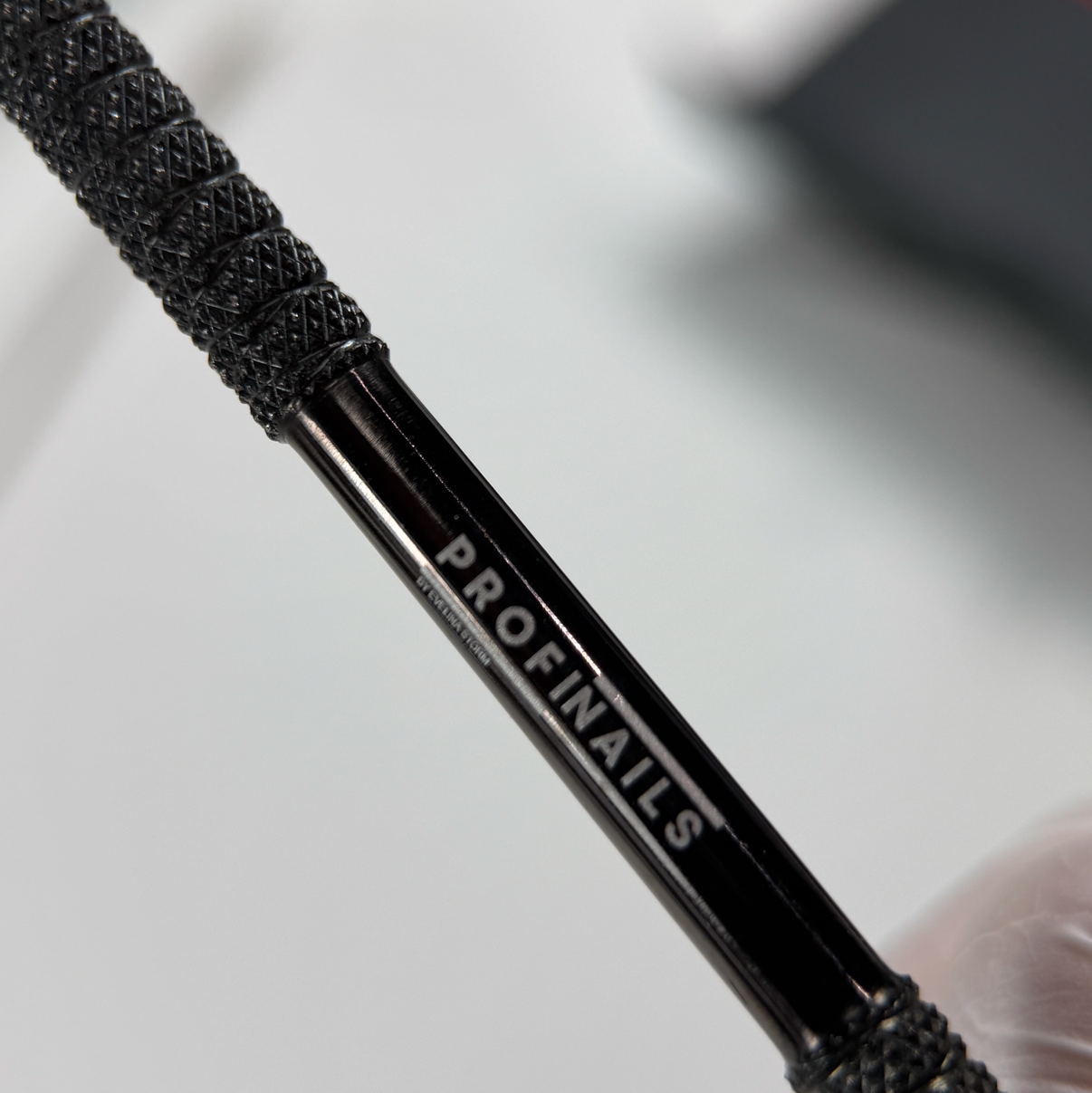 ProfiNails Cuticle Pusher Black – Präziser Nagelhautschieber in Orangenholzstäbchen-Form ProfiNails